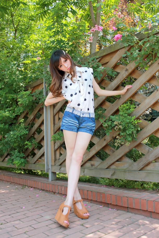 Asian sexy model poses in cute style.