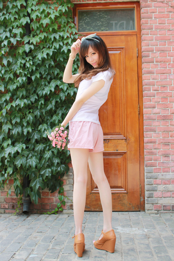 Asian sexy model poses in cute style.