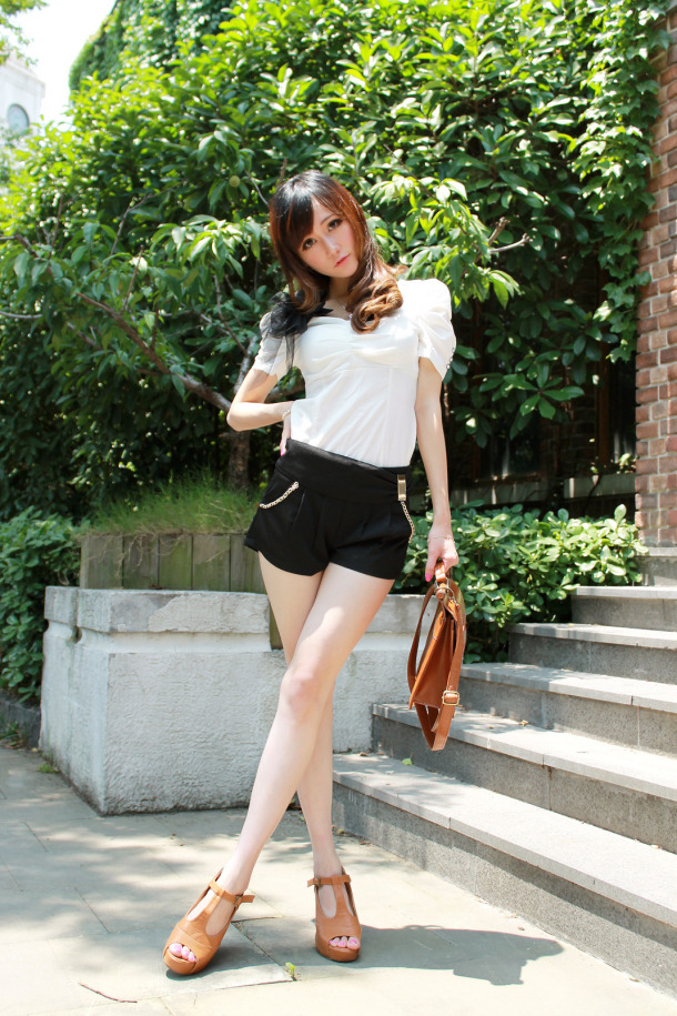 Asian sexy model poses in cute style.