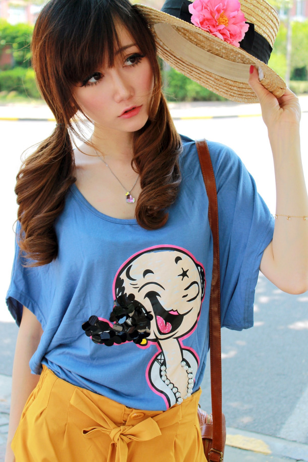 Asian sexy model poses in cute style.