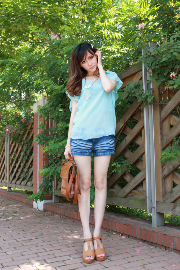 Asian sexy model poses in cute style.