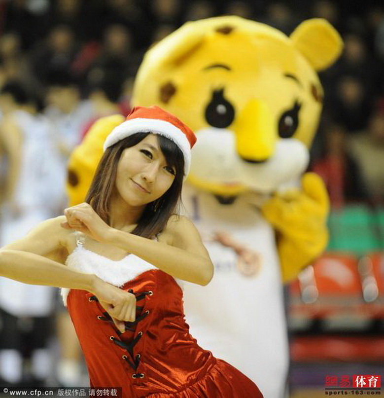 Korean Cheer Leaders direct from University in korea