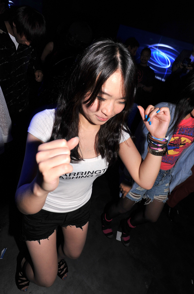 Hot korean club girls are out at the clubs in seoul