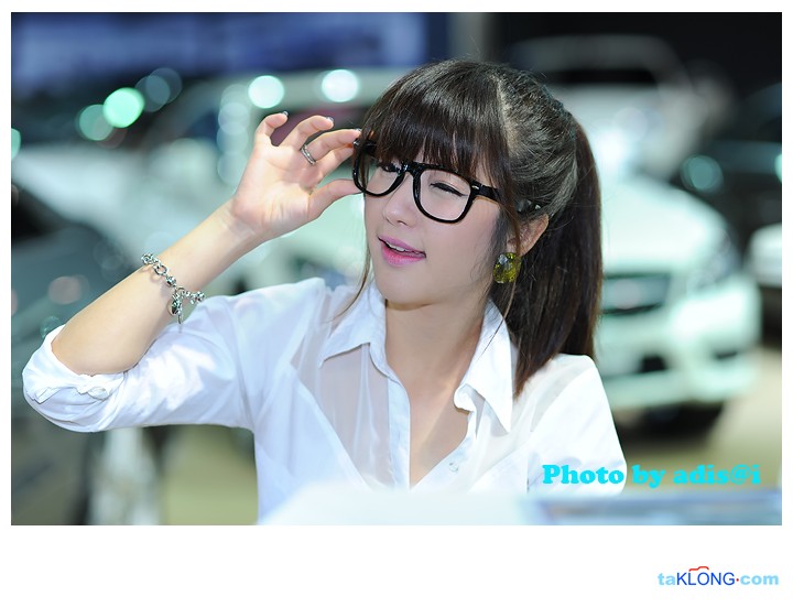 Pretty girl with glasses.