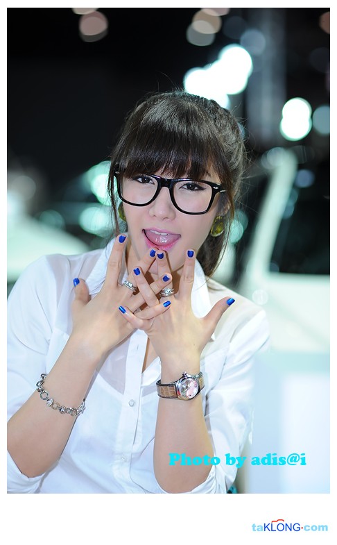 Pretty girl with glasses.