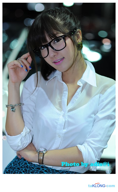 Pretty girl with glasses.