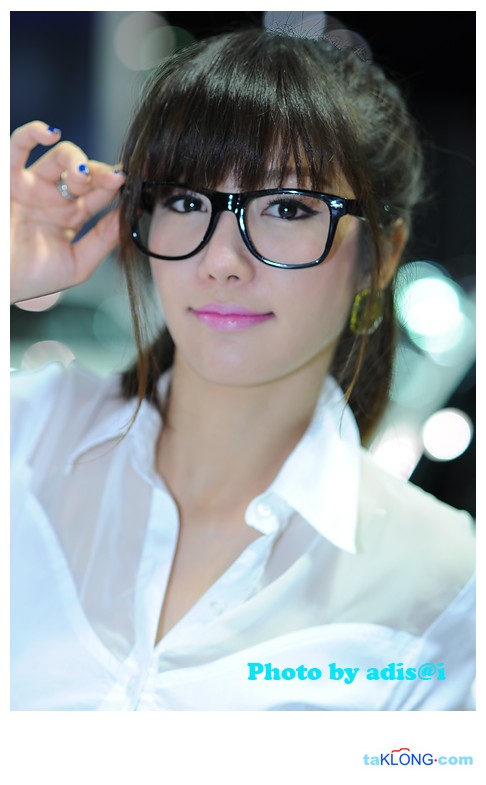 Pretty girl with glasses.