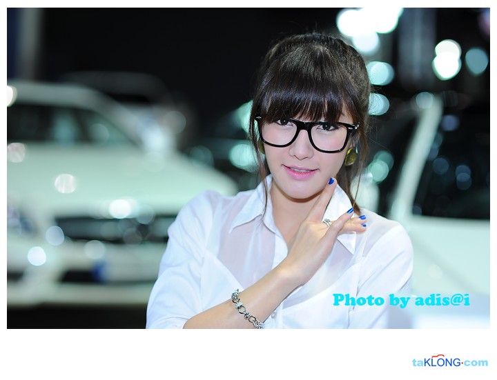 Pretty girl with glasses.