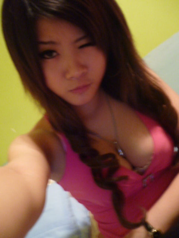 Sexy Asian girl take her self photo with sexy style