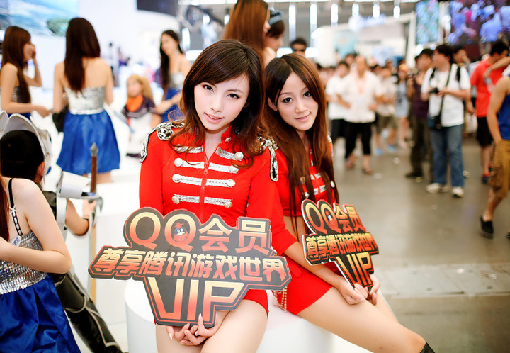 Pretty lady and Sexy with China Joy
