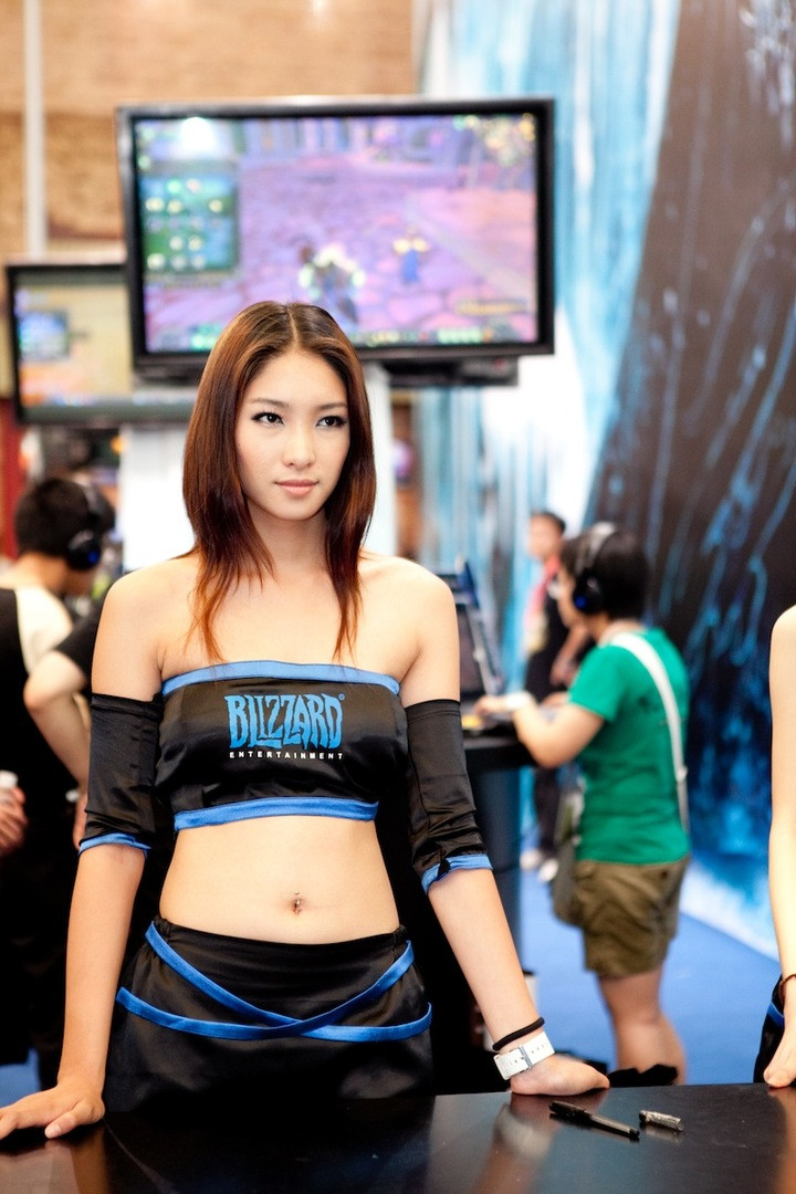 Pretty lady and Sexy with China Joy