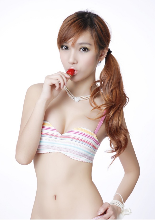 Asia Cute girl so sexy with her beauty underware