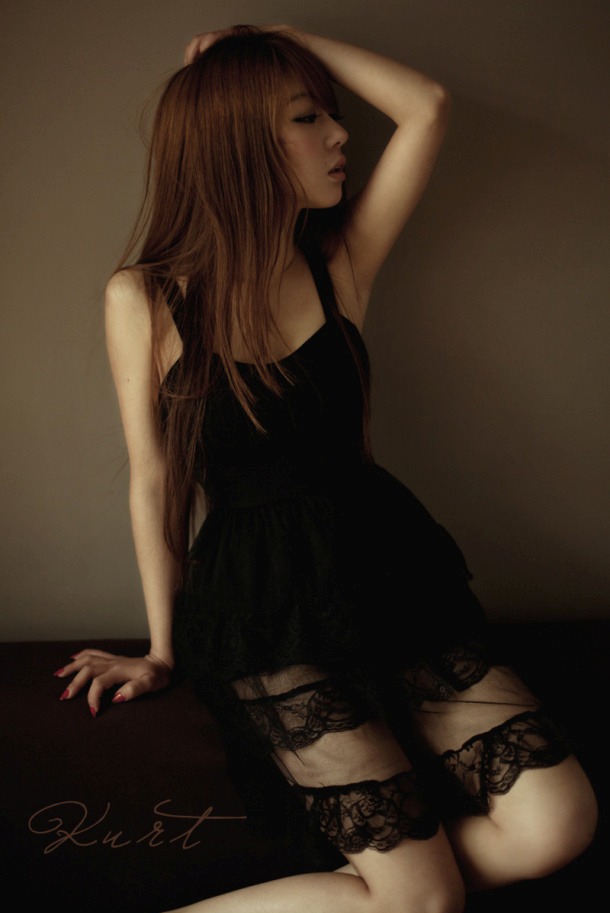 Sexy Asian little lady Beautiful with black dress