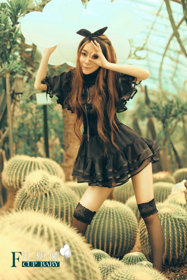 Jiang Yihan Cute Hong Kong Super Model Lady Sexy With Black Silk Page Milmon Sexy Picpost