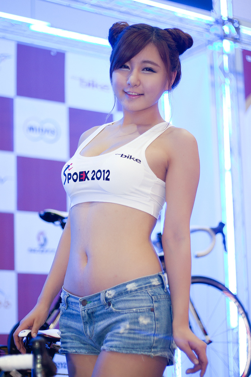 Ryu Ji Hye Sexy Korean lady