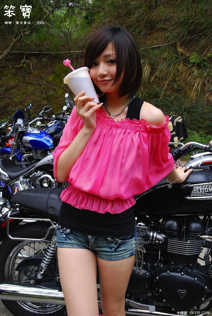 Ben Wu Yun Ting Taiwan Beautiful Girl With Student Uniform so Pretty