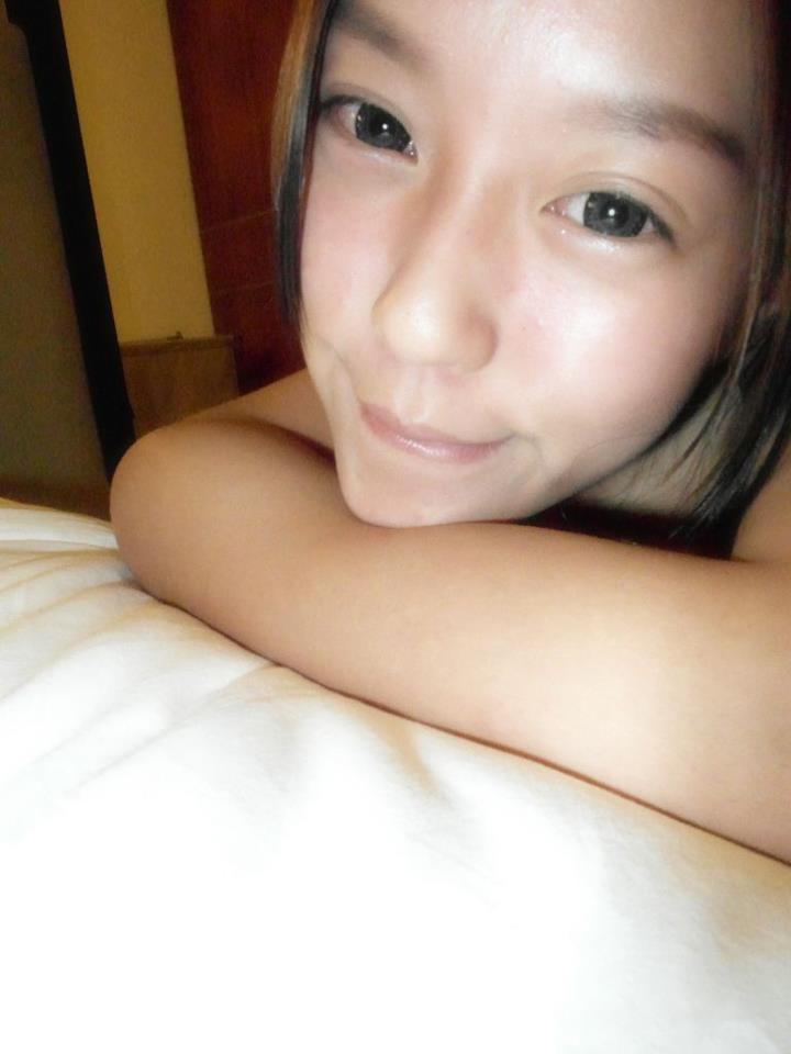 Nadia Wei Sexy Asian Lady Bold Style Lying to The Queen