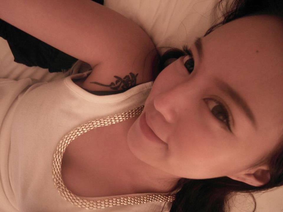 Nadia Wei Sexy Asian Lady Bold Style Lying to The Queen