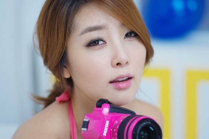  Lee Soo Jung Korean Model Overflowing in Sweet Pink