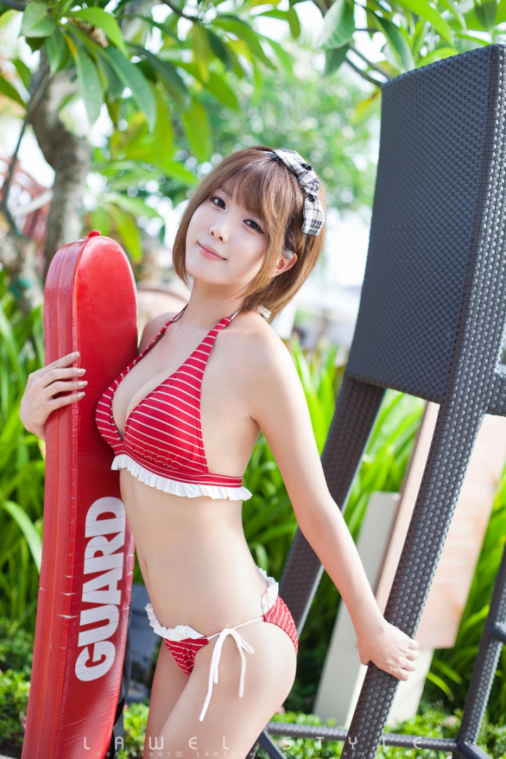 Japan girl Sexy in red bikini