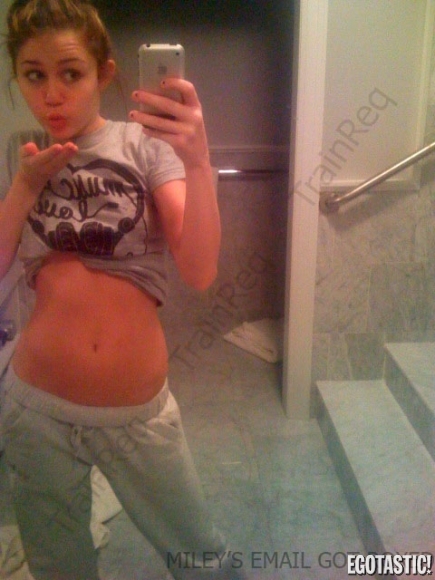 Miley  Cyrus Sexy with Private Photo