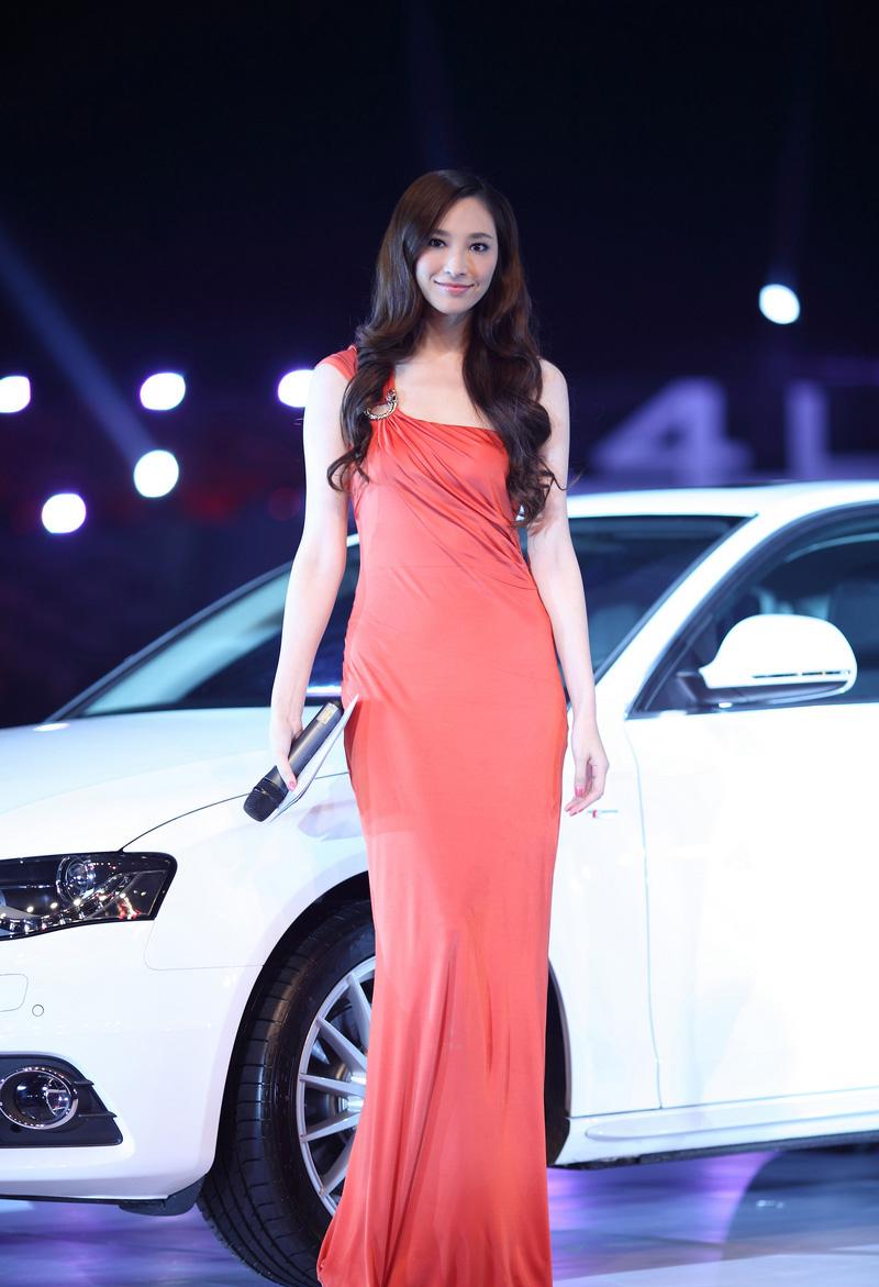 Pretty lady from Motor Show, she are so beautiful