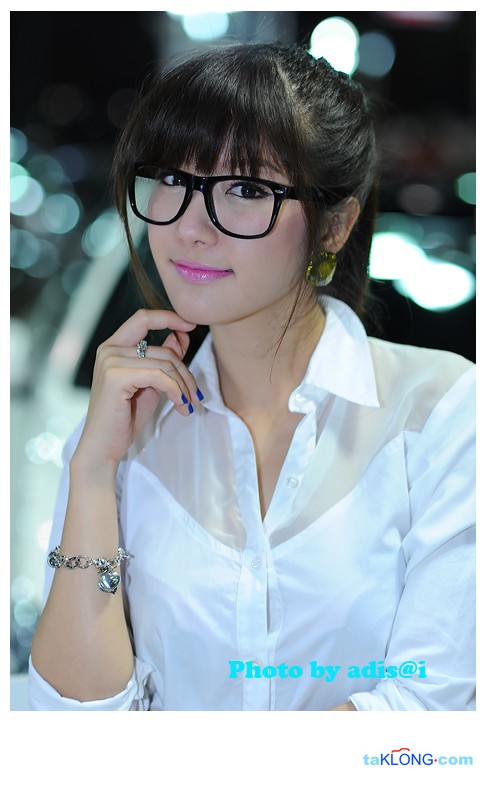 Pretty girl with glasses.