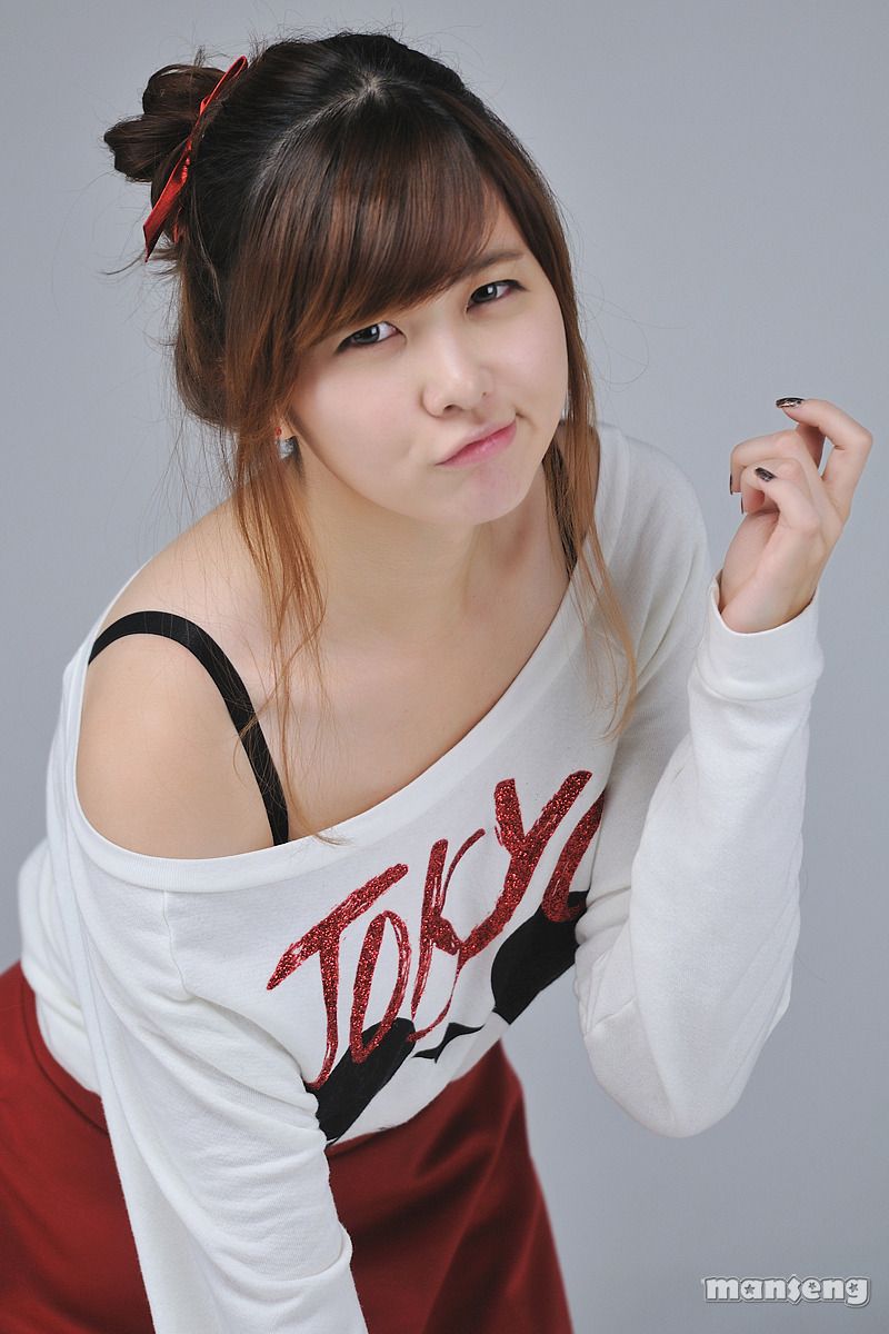 Cute Korean Model Jung Se On with Tokyo Mickey shirt and maroon mini skirt