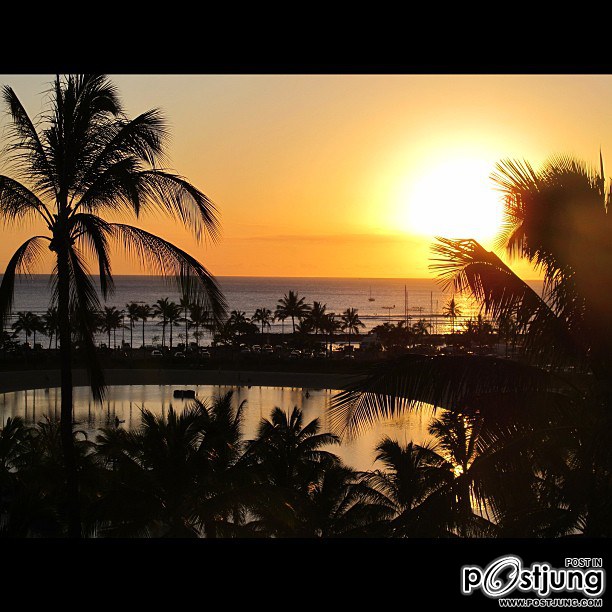 Ploy Chermarn & Navin Tar at Hawaii on Holiday