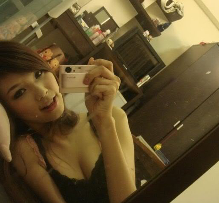 Asian Hot girl so cute and sexy