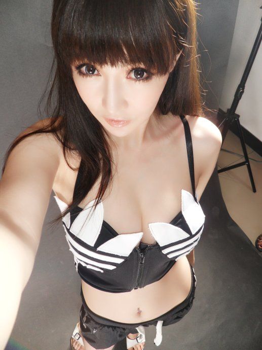 Kitty Shi Zi Jia Chinese Super Model so Sexy