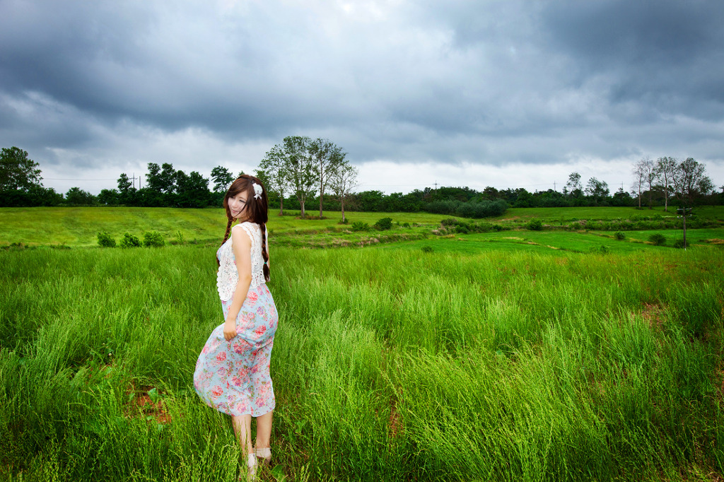 Ryu Ji Hye Beautiful Korean Lady on  Flower Dresses Album