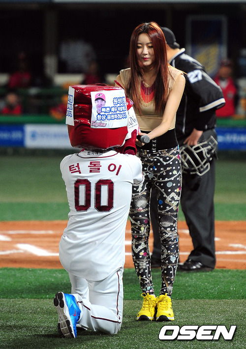 Girl Group Korean Superstar at ballpark Mok 2012, Seoul