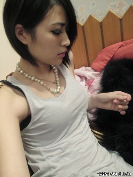 Tai Mei Sexy Asian Lady in Cute Bad-Girl Style Photo