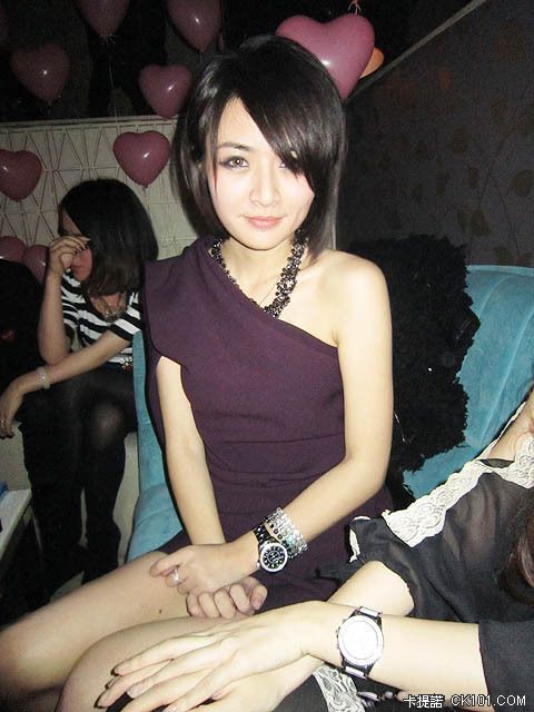 Tai Mei Sexy Asian Lady in Cute Bad-Girl Style Photo