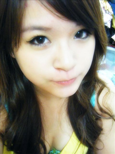 Sasa Akane Cute Student with Her Privacy Self-photo