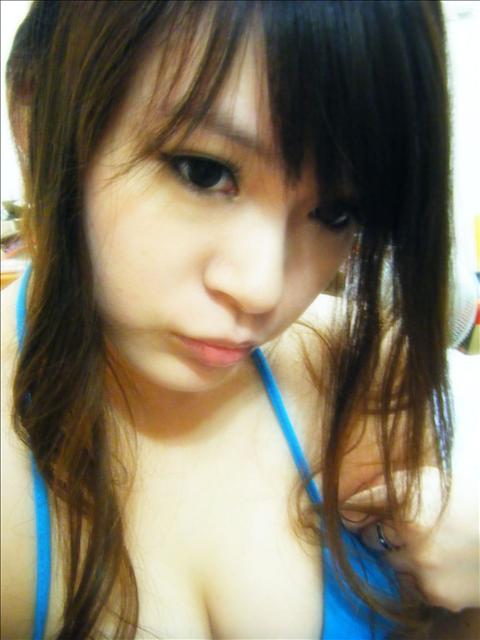 Sasa Akane Cute Student with Her Privacy Self-photo