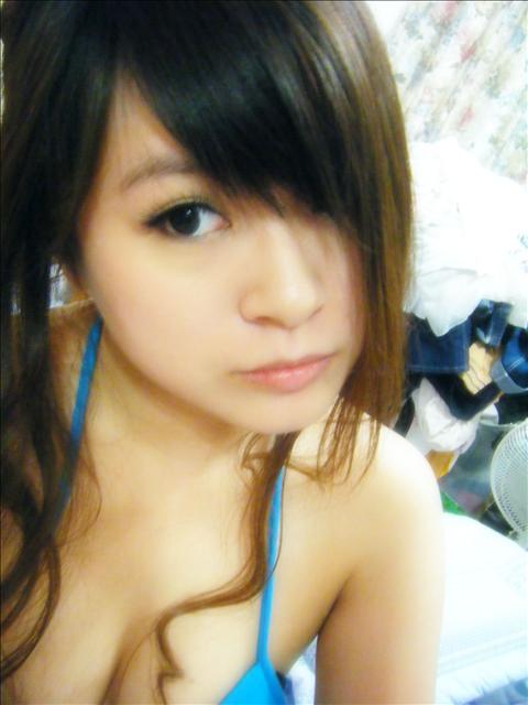 Sasa Akane Cute Student with Her Privacy Self-photo