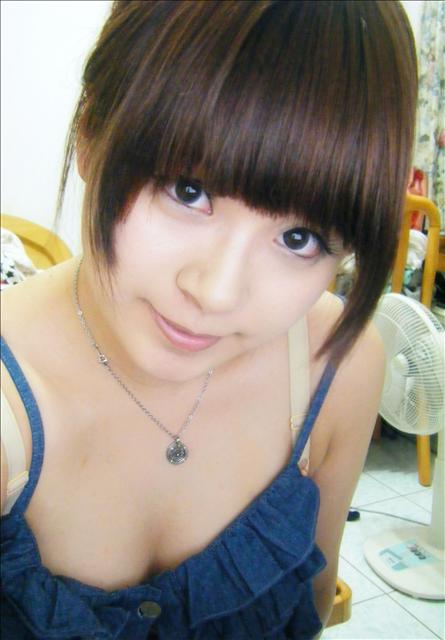 Sasa Akane Cute Student with Her Privacy Self-photo