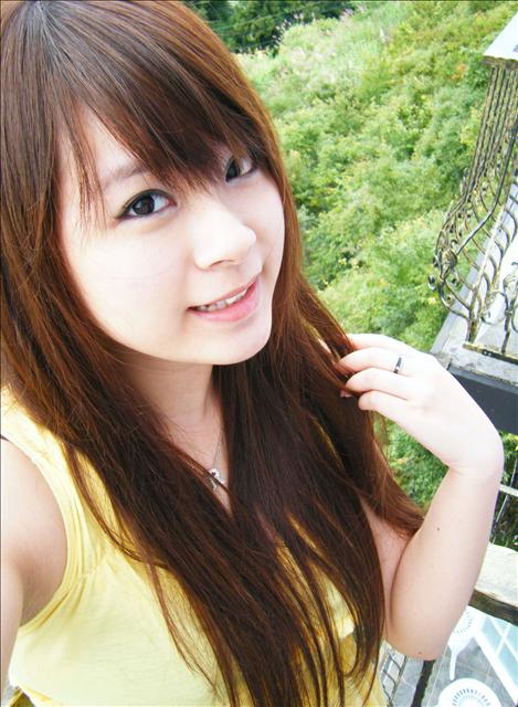 Sasa Akane Cute Student with Her Privacy Self-photo