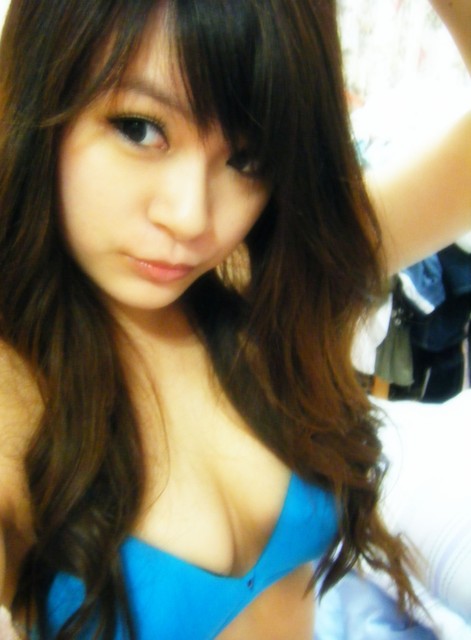 Sasa Akane Cute Student with Her Privacy Self-photo