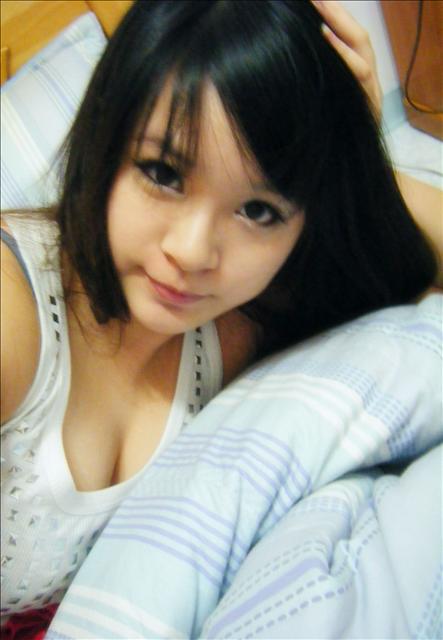 Sasa Akane Cute Student with Her Privacy Self-photo