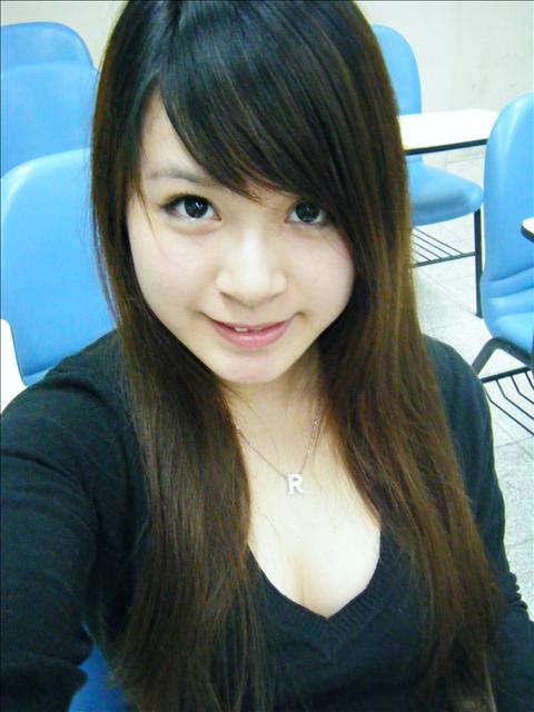 Sasa Akane Cute Student with Her Privacy Self-photo