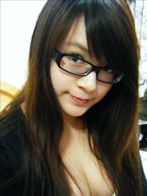 Sasa Akane Cute Student with Her Privacy Self-photo