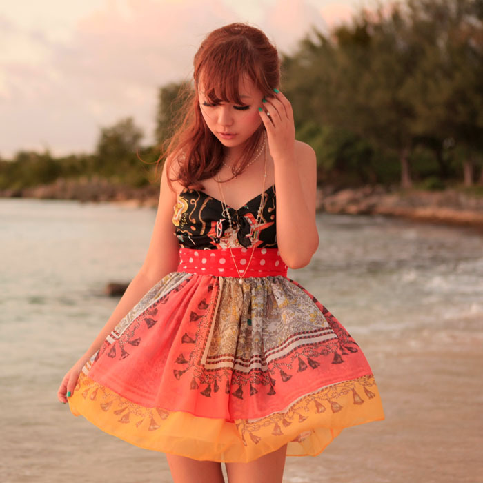 Xiaoyi Liang Yi Chinese Lady Present Beauty Colorful Dress on the Beach