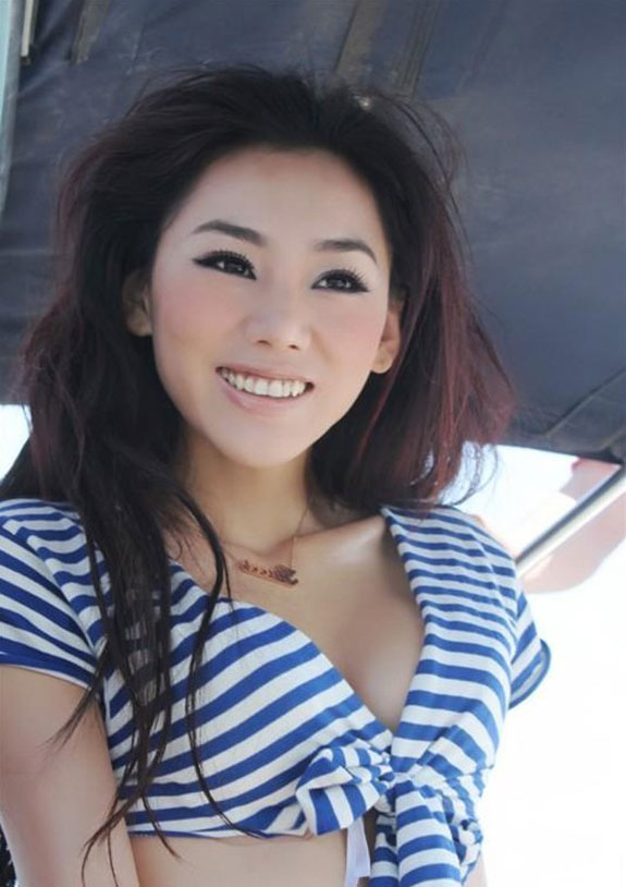 Jin Mei Xin (Olwen Jin) Sexy Chinese model