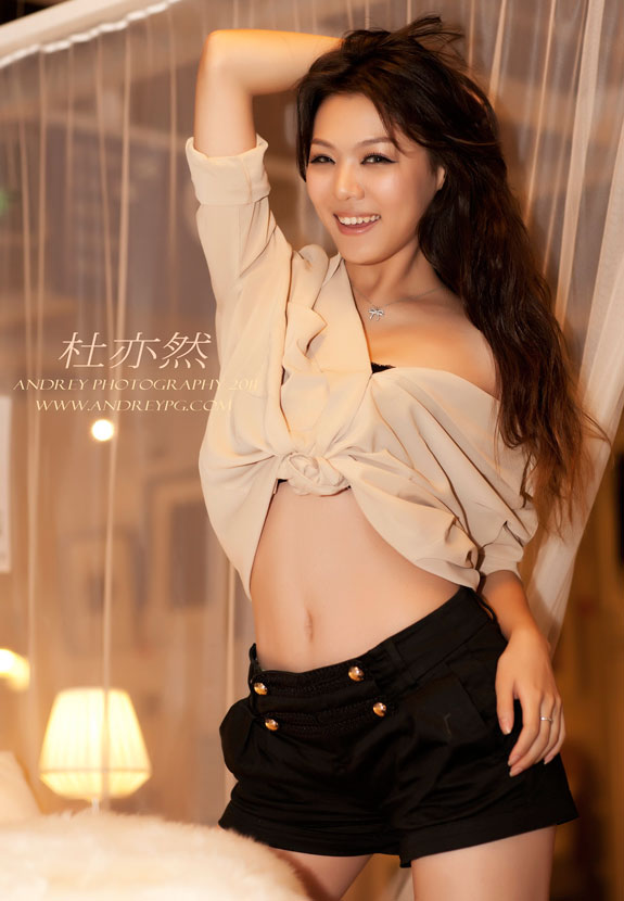 Du Yi Ran (Britney Du) Chinese lady model so Hottest and Sexy